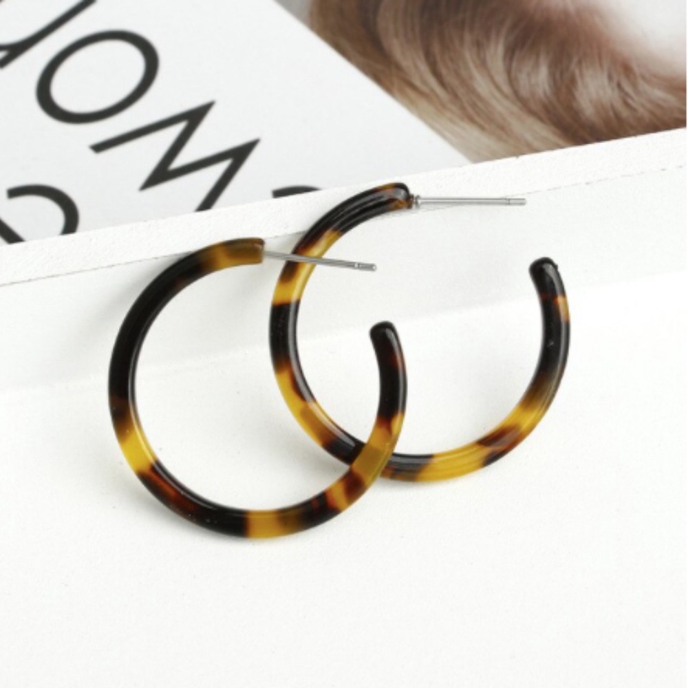 Mini Resin Hoop Earrings (Dark Leopard)